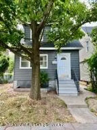 Buy this 4 bed house on 74 DuBois Avenue in New York, NY 10310