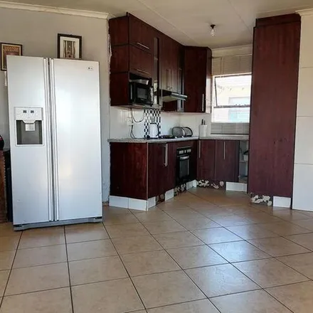 Image 3 - Ross Drive, The Orchards, Akasia, 0118, South Africa - Apartment for rent