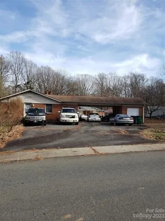 Image 1 - 1829 Gemway Drive, Charlotte, NC 28216, USA - House for sale