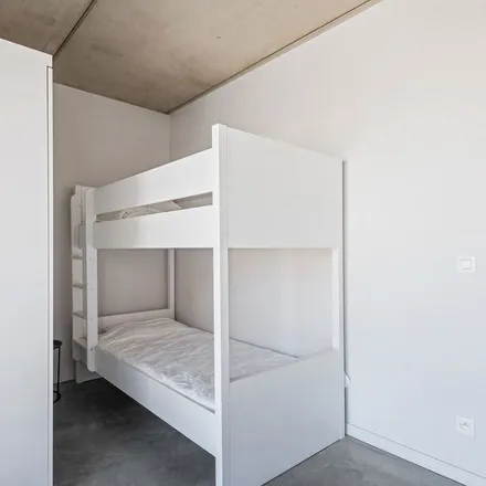 Rent this 2 bed apartment on Twee Netenstraat 64-68 in 2060 Antwerp, Belgium