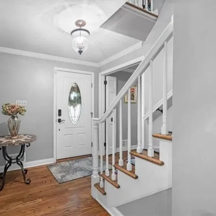 Image 5 - 184 Devonwood Drive, Upper St. Clair, PA 15241, USA - House for sale