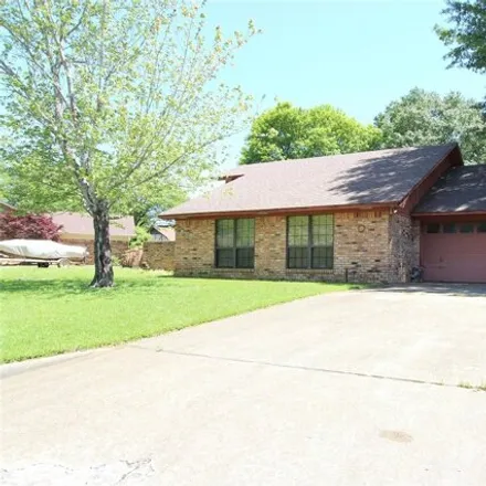 Image 2 - 403 Edgewood Ln, Wake Village, Texas, 75501 - House for sale