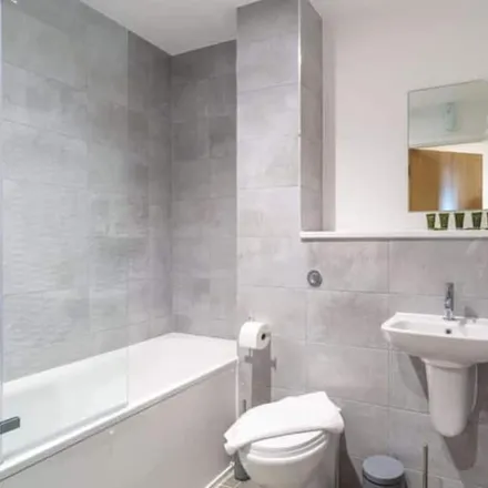 Image 2 - Salford, M50 3DL, United Kingdom - Apartment for rent