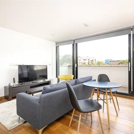 Rent this 1 bed apartment on Gifford Street in London, N1 0GN