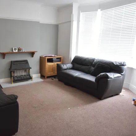Rent this 2 bed apartment on 17 Dunlop Avenue in Nottingham, NG7 2BW