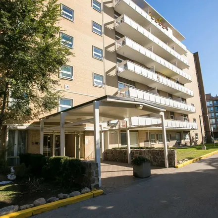 Image 5 - 29 Carluke Crescent, Toronto, ON M2L 2J2, Canada - Apartment for rent