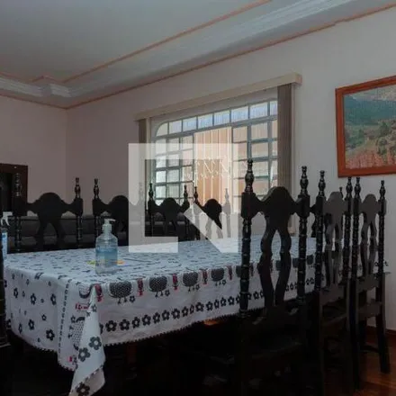 Rent this 3 bed house on Rua Coronel Antônio Alves Pereira in Saraiva, Uberlândia - MG