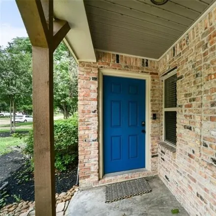 Image 2 - 2379 Wilde Rock Way, Houston, TX 77018, USA - House for sale