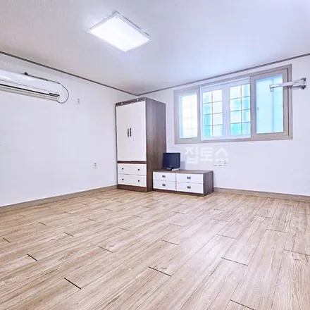 Image 2 - 부산광역시 수영구 광안동 702-2 - Apartment for rent