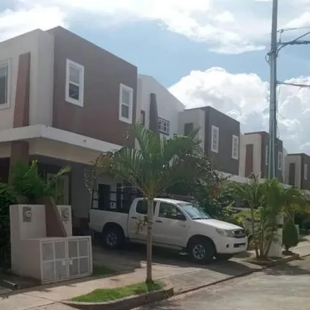 Rent this 3 bed house on Calle 10 in Ernesto Córdoba Campos, Panamá