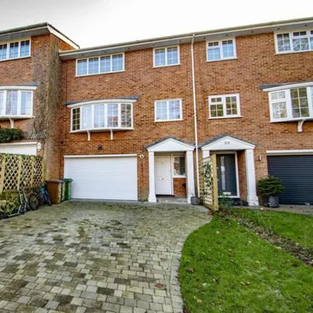 Rent this 3 bed townhouse on Clevemede in Goring-on-Thames, RG8 9BU