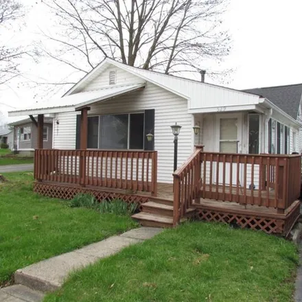 Buy this 3 bed house on 533 North Maple Street in Pittsboro, Hendricks County