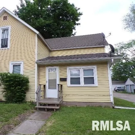 Buy this 3 bed house on 601 Oak Street in Davenport, IA 52802