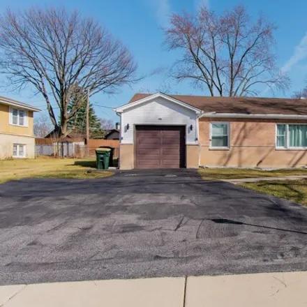 Rent this 4 bed house on 150 Chandler Lane in Hoffman Estates, Schaumburg Township