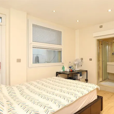 Image 3 - 229 Sussex Gardens, London, W2 2RL, United Kingdom - Apartment for rent
