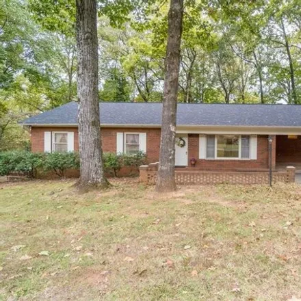Image 1 - 305 Heritage Circle, East Brook, Statesville, NC 28625, USA - House for sale