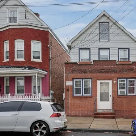 Buy this studio house on 729 Cortlandt St in Perth Amboy, New Jersey