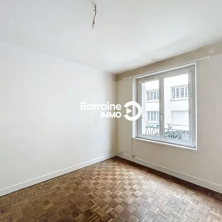 Rent this 3 bed apartment on 35 Rue Lannouron in 29200 Brest, France