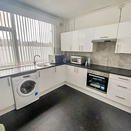 Rent this 1 bed apartment on 46 David Road in Coventry, CV1 2BW