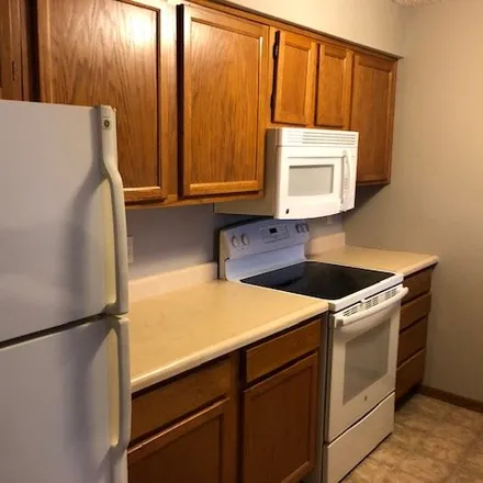 Rent this 2 bed apartment on 1006 Oakcrest Street