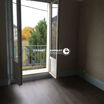 Rent this 5 bed apartment on 4 Avenue de Dijon in 21150 Venarey-les-Laumes, France