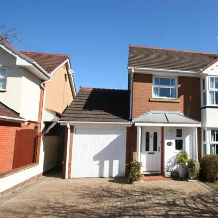 Rent this 4 bed house on Hartwell Close in Blossomfield, B91 3YP