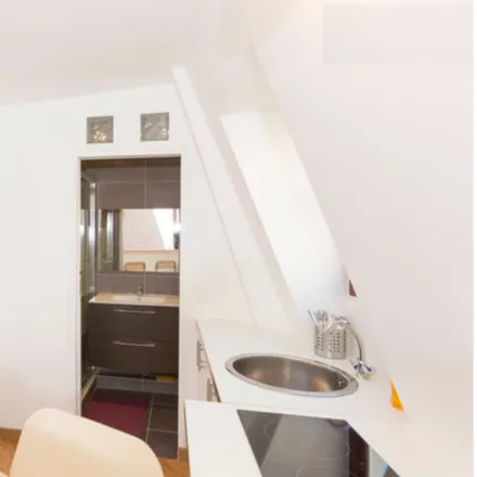 Image 8 - 17 Rue Montalivet, 75008 Paris, France - Apartment for rent