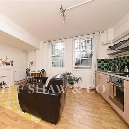 Rent this studio apartment on 123-125 Gloucester Place in London, W1U 6HY