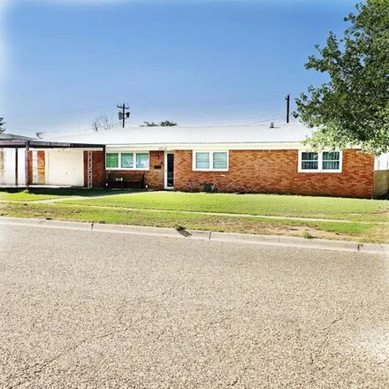 Buy this 3 bed house on 1359 East Lons Street in Brownfield, TX 79316