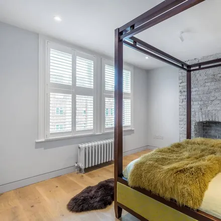 Image 1 - Whitton Road, London, TW1 1BS, United Kingdom - House for rent