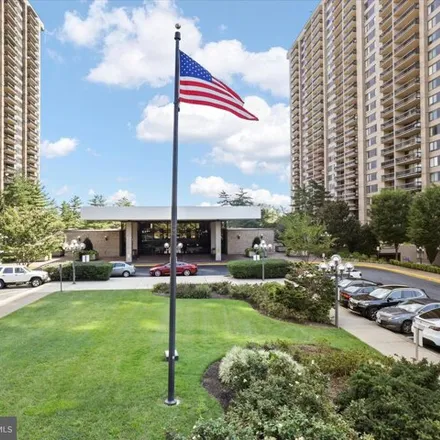 Buy this 3 bed condo on Skyline Plaza South in 3705 South George Mason Drive, Falls Church