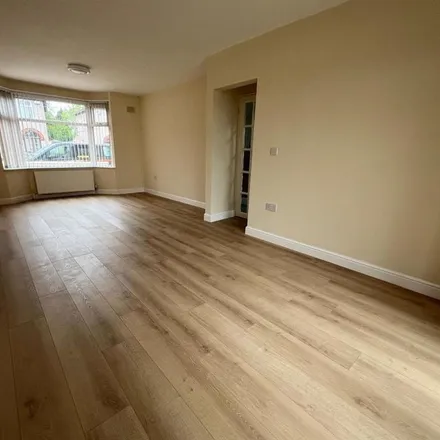 Image 7 - Wycliffe Road West, Coventry, CV2 3DX, United Kingdom - Townhouse for rent