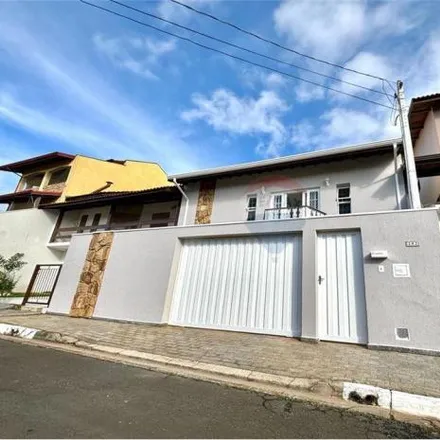 Rent this 3 bed house on Avenida Gessy Lever in Vila Santana, Valinhos - SP