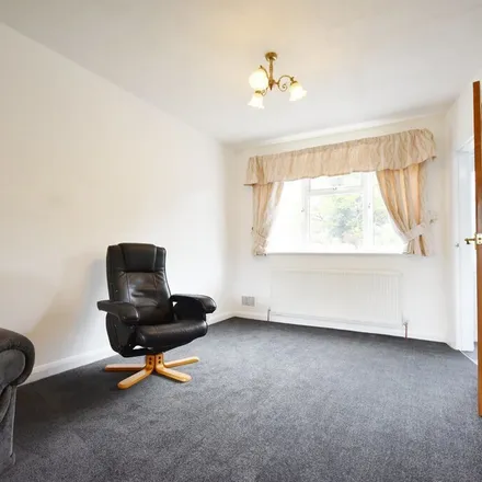 Image 2 - 26 Mayor's Croft, Coventry, CV4 8FF, United Kingdom - Apartment for rent