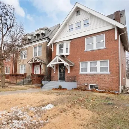 Image 2 - 5715 Enright Avenue, St. Louis, MO 63112, USA - House for sale