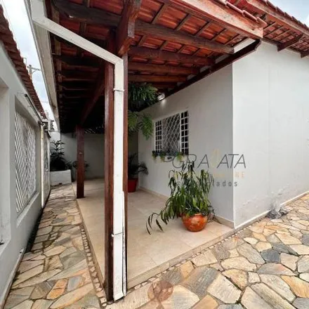 Buy this 3 bed house on Rua Alvaro Ribeiro in Campos Elíseos, Varginha - MG