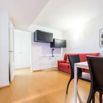 Rent this 2 bed apartment on Edificio Apolo in Bulevar Austria, 46002 Valencia