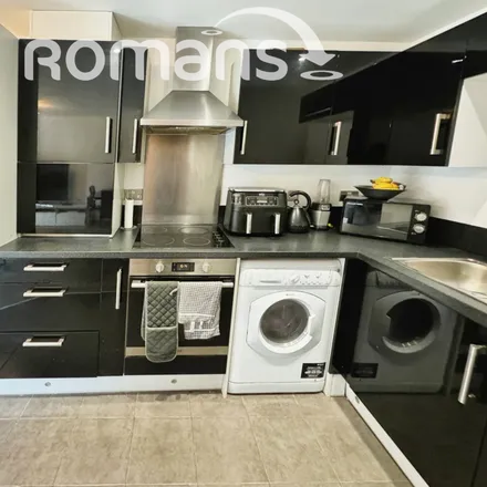 Image 4 - Great Western House, Gas Ferry Road, Bristol, BS1 6GL, United Kingdom - Apartment for rent