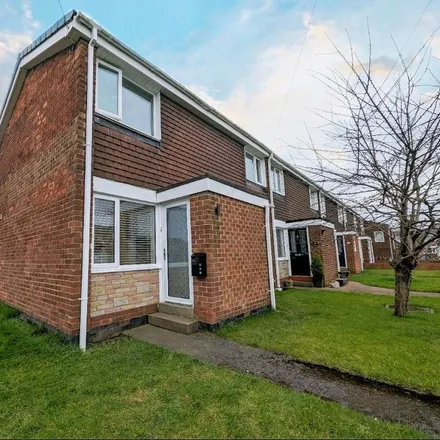 Rent this 3 bed townhouse on Ely Way in Jarrow, NE32 4TQ