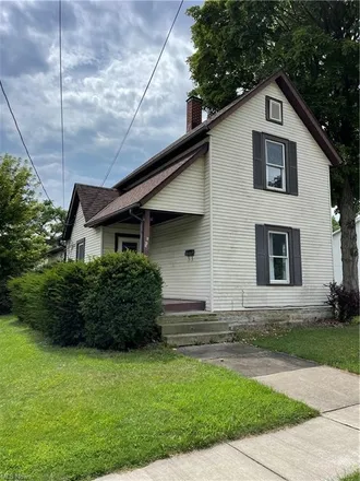 Buy this 3 bed house on 979 Center Street in Grafton, Lorain County