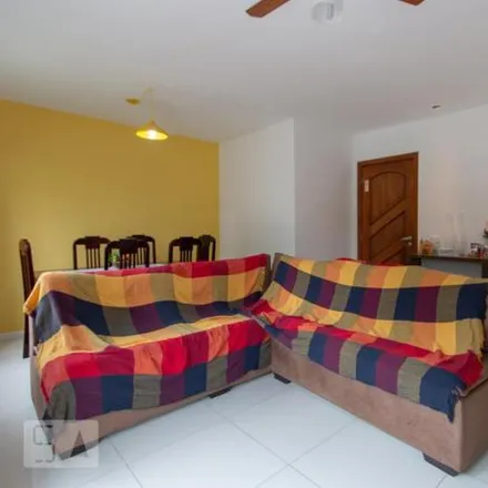 Buy this 2 bed apartment on Estrada Francisco da Cruz Nunes in Cantagalo, Niterói - RJ