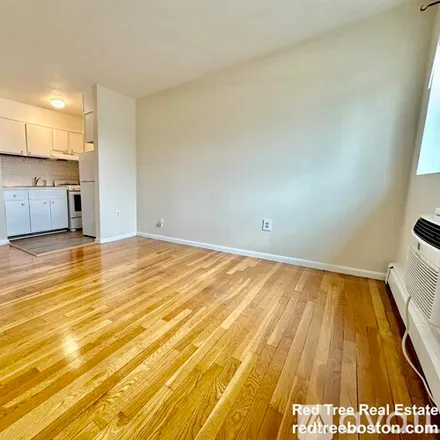 Rent this 1 bed apartment on 360 Market St