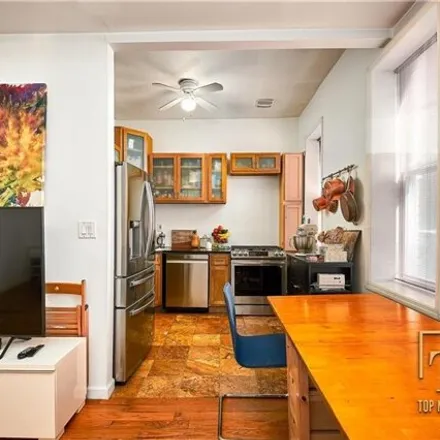 Image 8 - 1251 Decatur Street, New York, NY 11207, USA - House for sale