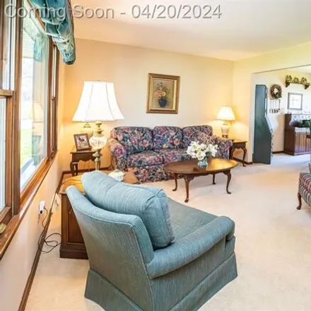 Image 7 - 822 Golden Shores Dr, White Lake, Michigan, 48386 - House for sale