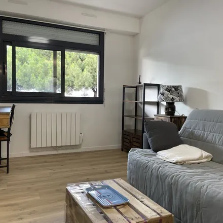 Rent this 1 bed apartment on BNP Paribas in Place Barentin, 17000 La Rochelle