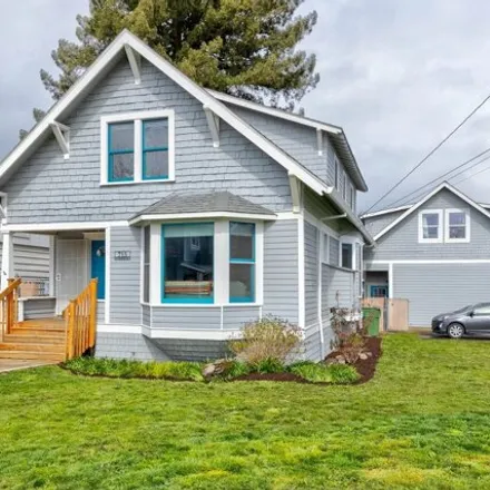 Buy this 5 bed house on 619 North Edwards Street in Newberg, OR 97132