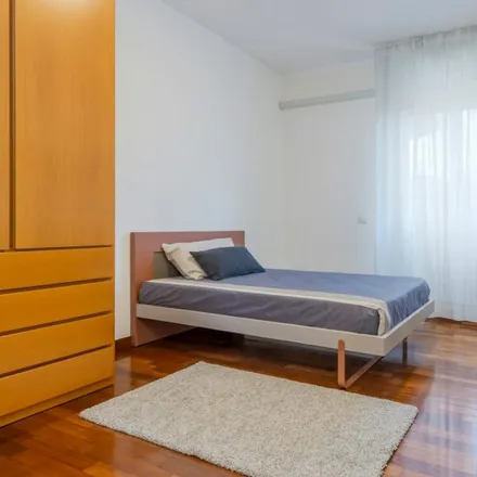 Rent this 5 bed room on Al 33 in Viale Fulvio Testi 33, 20125 Milan MI