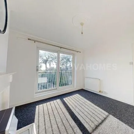 Image 3 - Vicarage Gardens, Plymouth, PL5 1LJ, United Kingdom - Apartment for sale