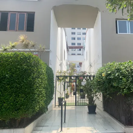 Buy this 6 bed house on General Consulate of the Philippines in Lizardo Montero Street 355, Miraflores