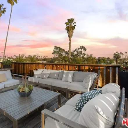 Image 2 - 671 Brooks Court, Los Angeles, CA 90291, USA - House for rent
